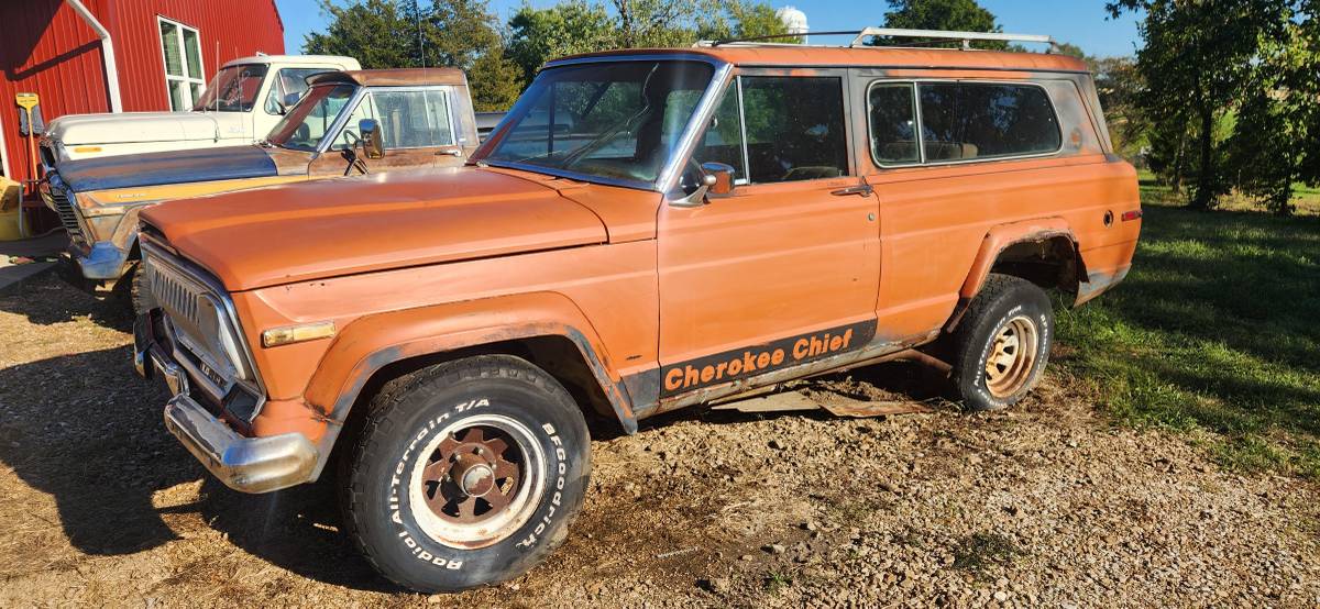 Jeep-cherokee-1975-orange