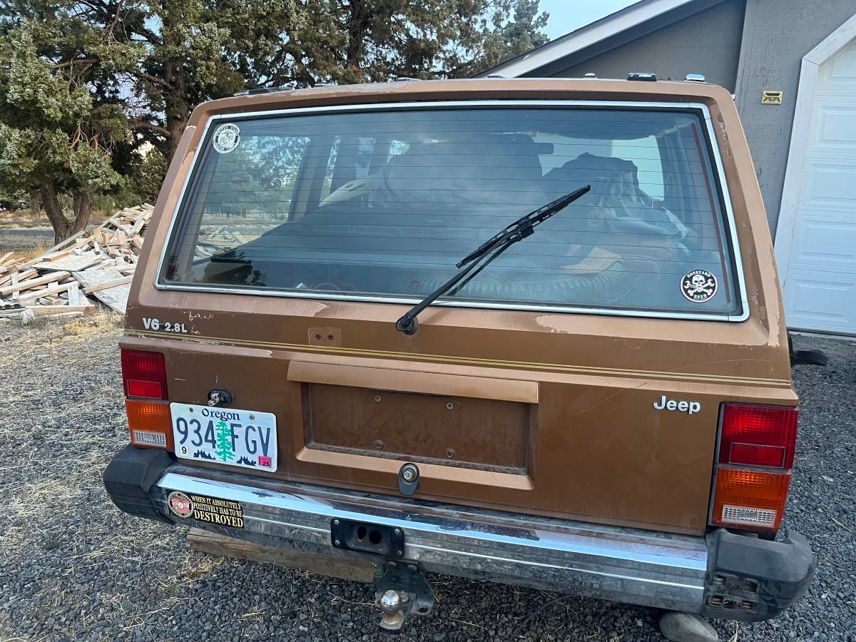 Jeep-cherokee-1985-brown-10