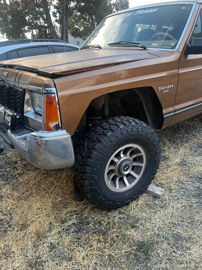 Jeep-cherokee-1985-brown-14