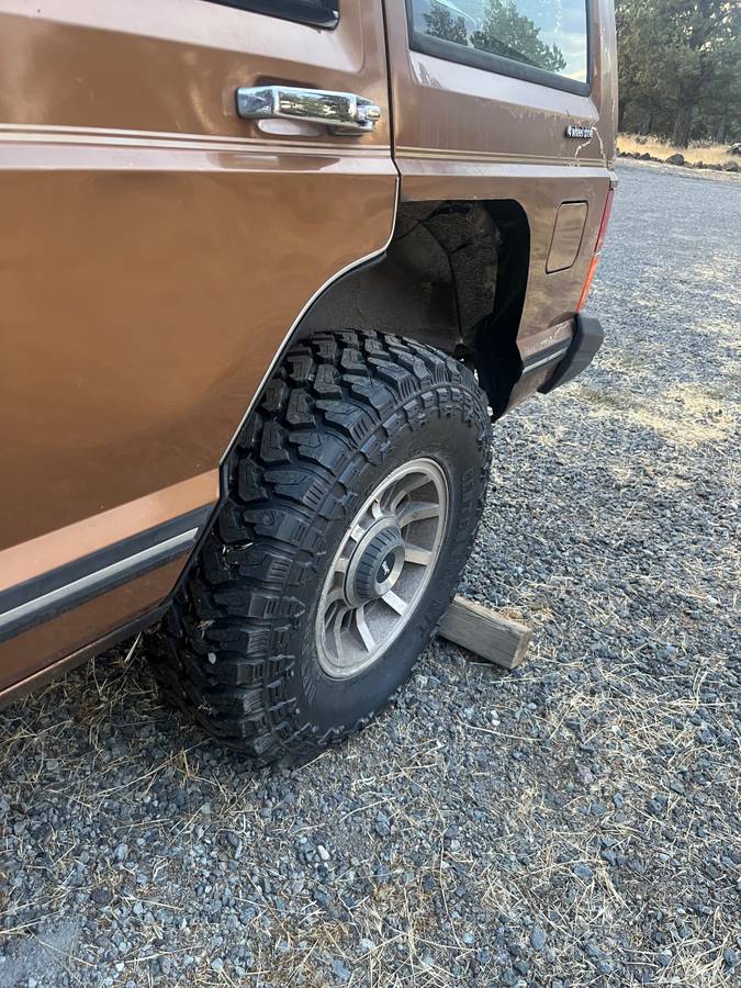Jeep-cherokee-1985-brown-15