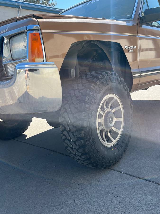 Jeep-cherokee-1985-brown-4