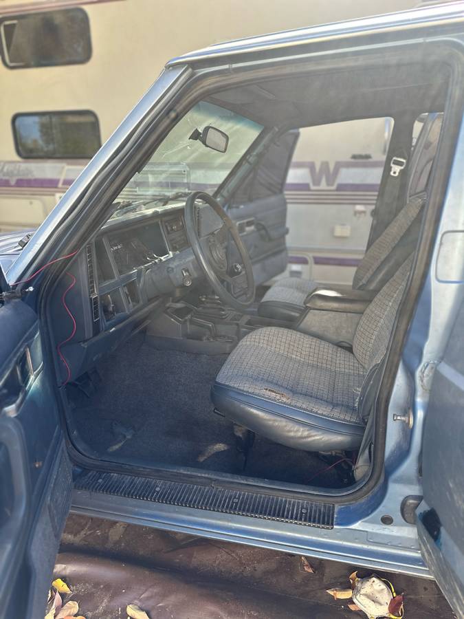 Jeep-cherokee-1986-blue-5