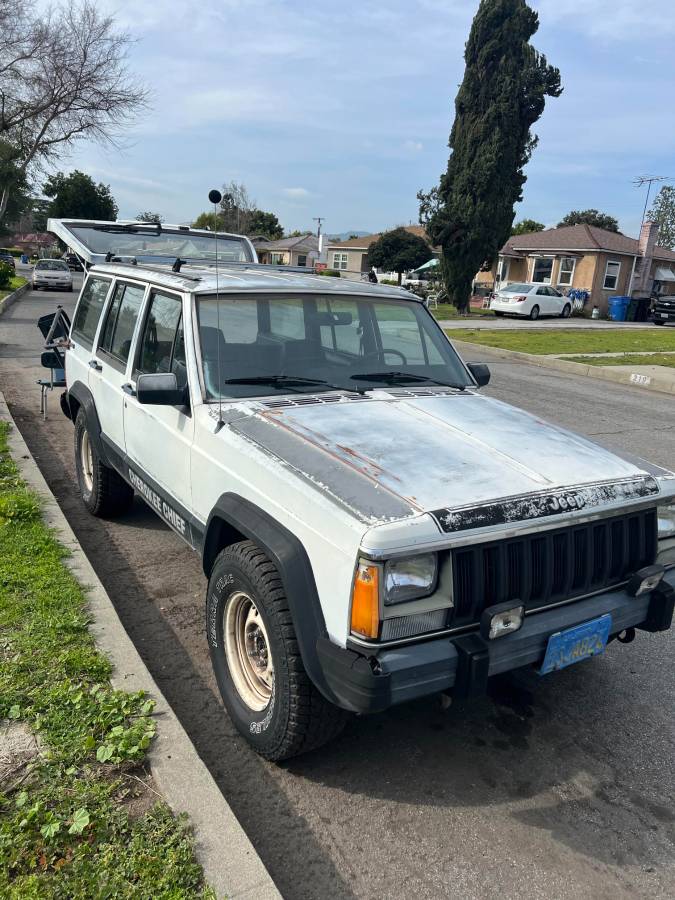 Jeep-cherokee-1986-white-10