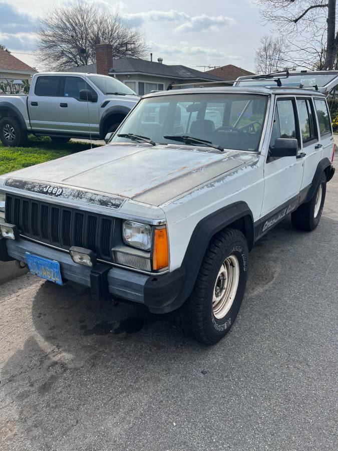 Jeep-cherokee-1986-white-7