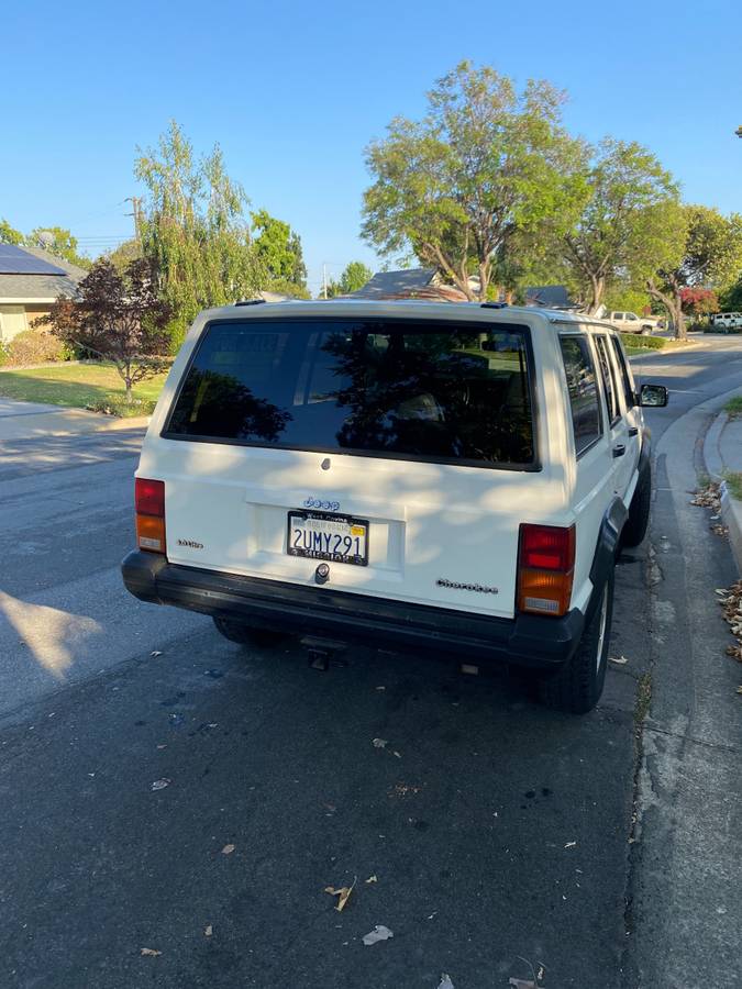 Jeep-cherokee-1989-white-4