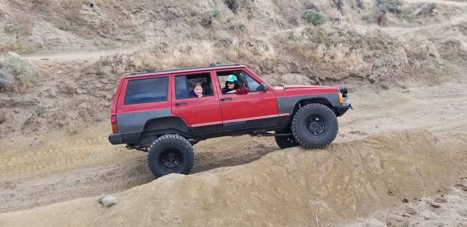 Jeep-cherokee-1994-red-9