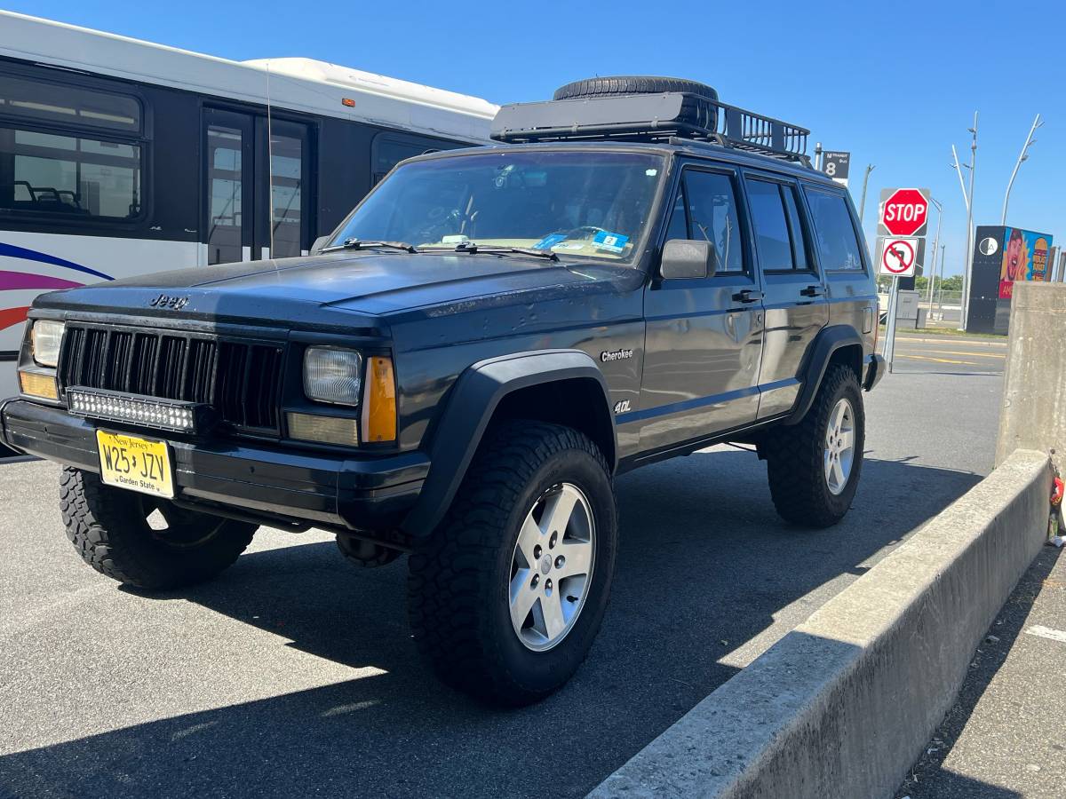 Jeep-cherokee-1996-black-4