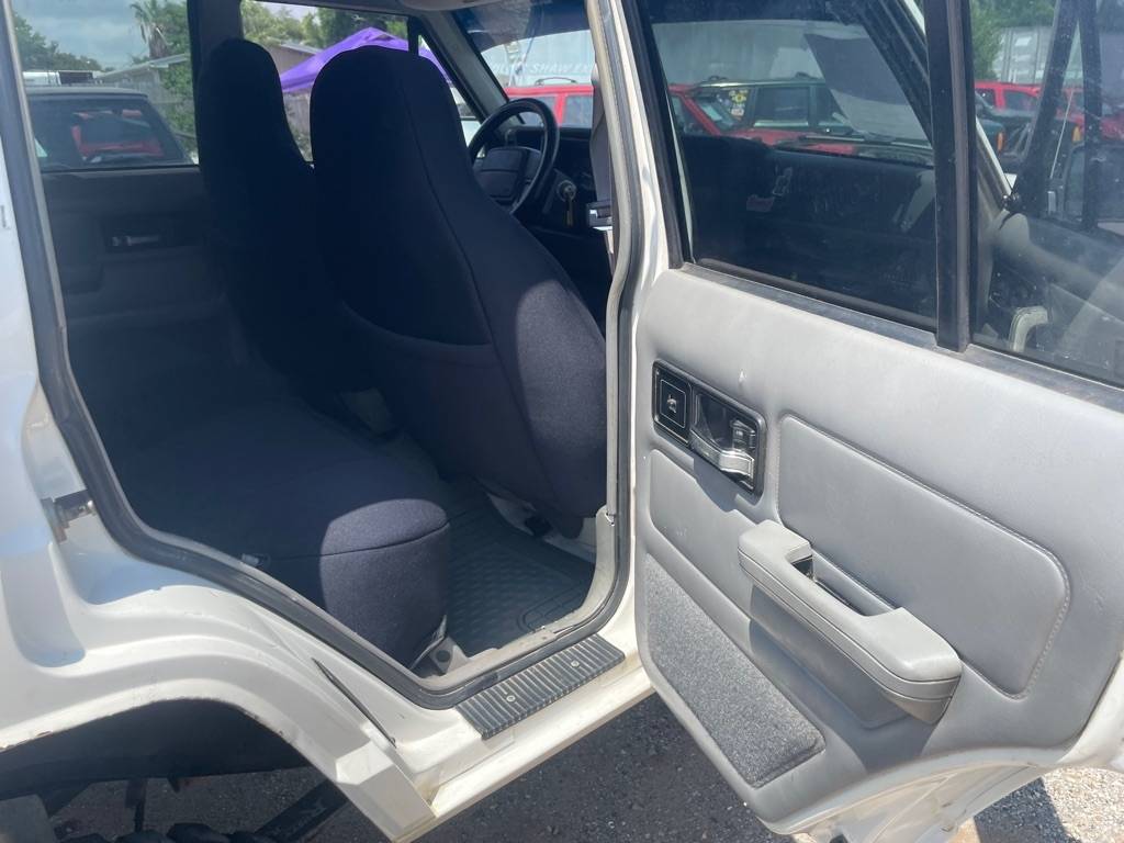 Jeep-cherokee-1996-white-11