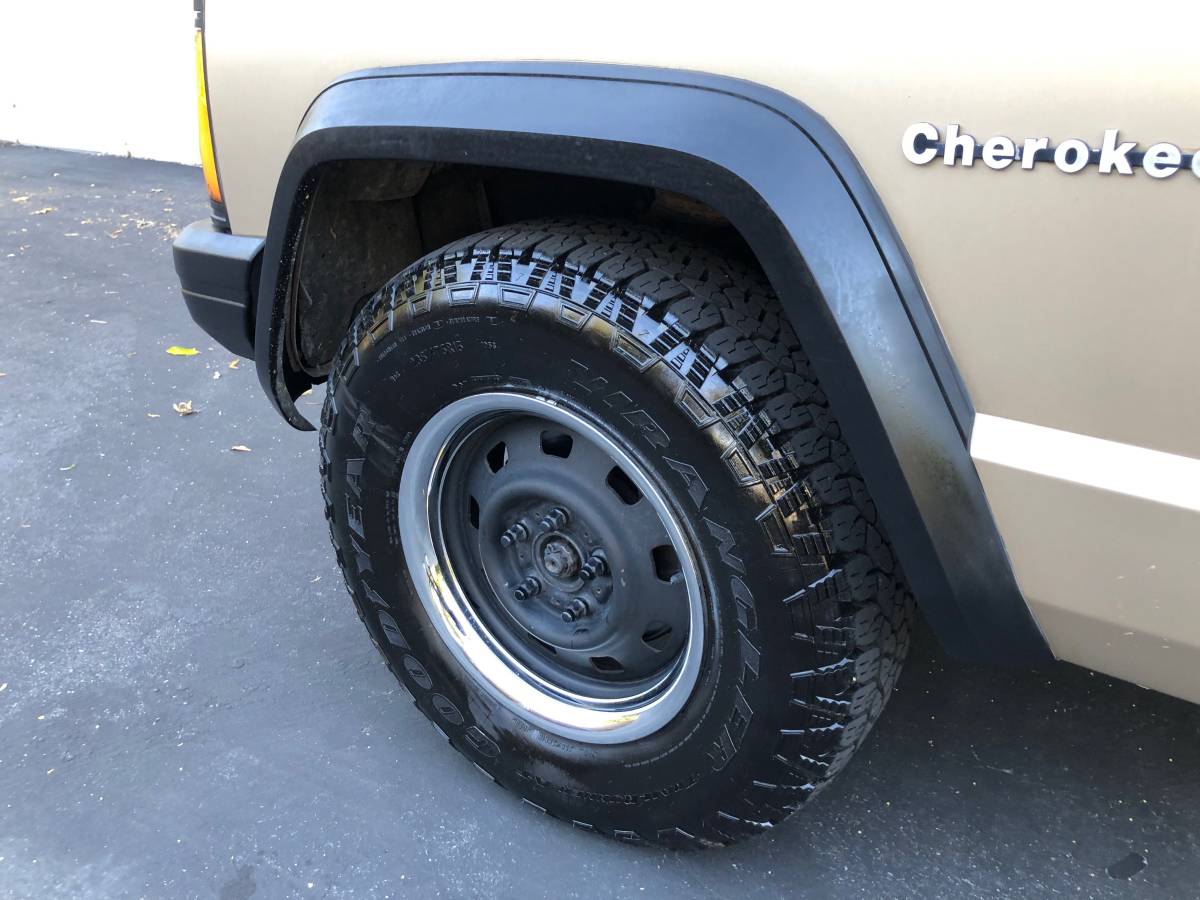 Jeep-cherokee-4x4-1989-14