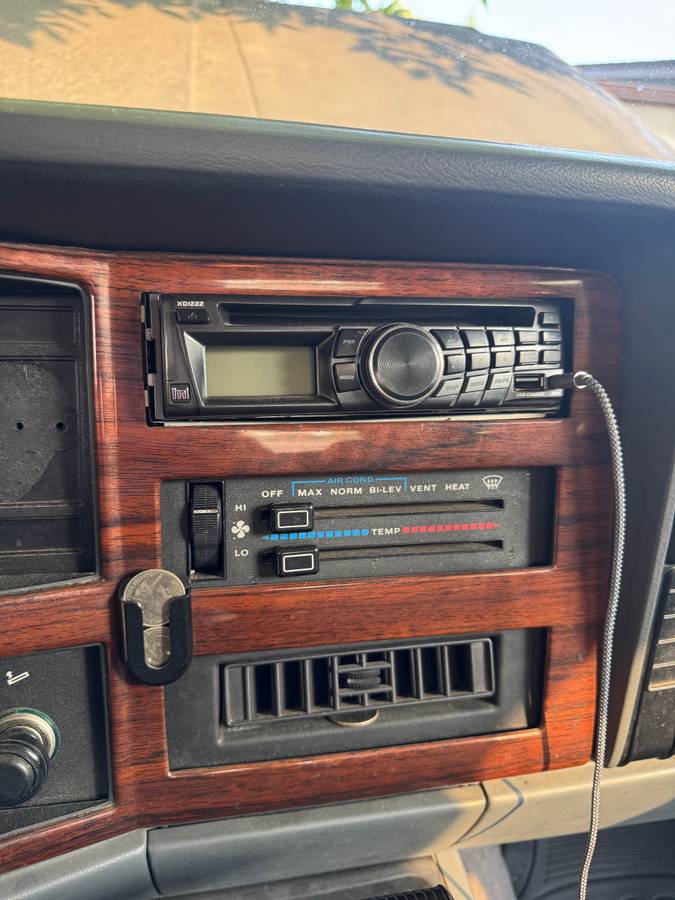 Jeep-cherokee-country-1995-12