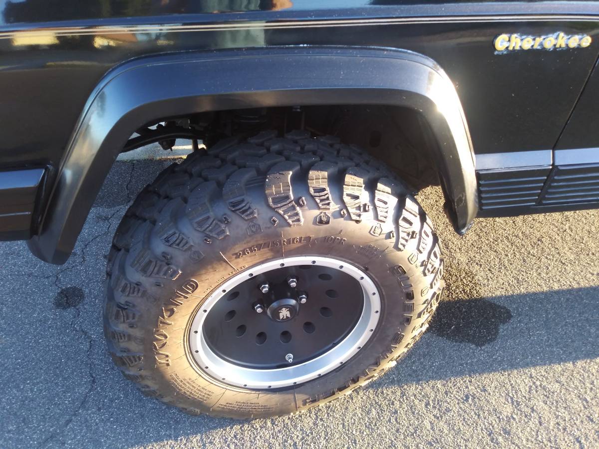 Jeep-cherokee-limited-1991-black-10