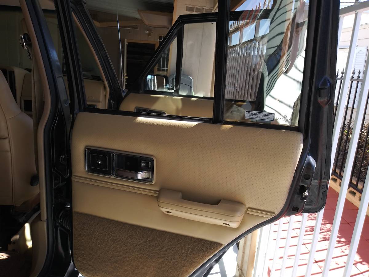 Jeep-cherokee-limited-1991-black-14