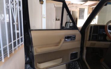 Jeep-cherokee-limited-1991-black-20