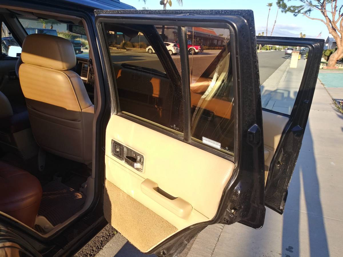 Jeep-cherokee-limited-1991-black-21