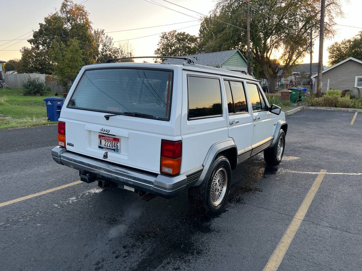 Jeep-cherokee-limitedcountry-1995-white-2
