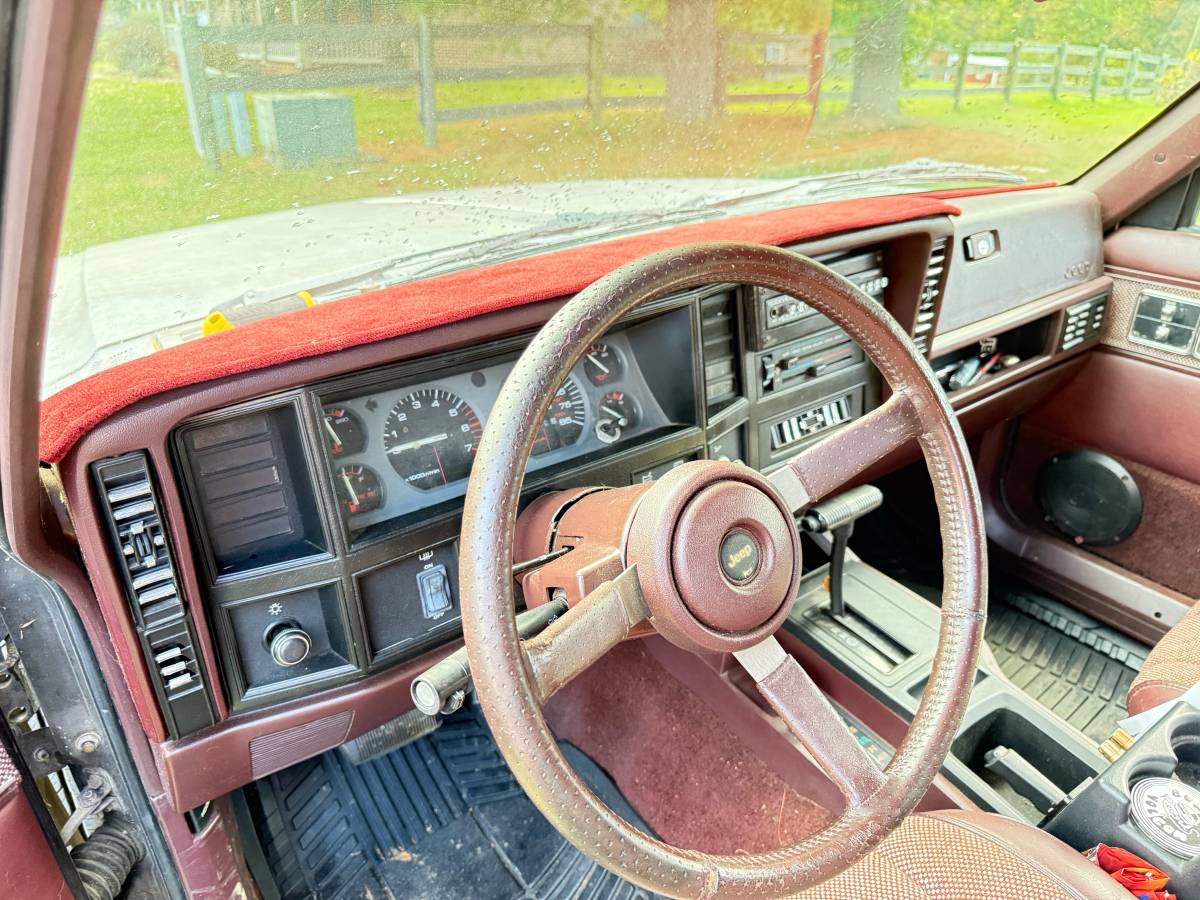 Jeep-cherokee-lorado-1991-custom-11