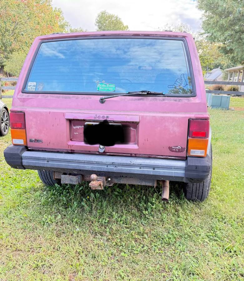 Jeep-cherokee-lorado-1991-custom-13