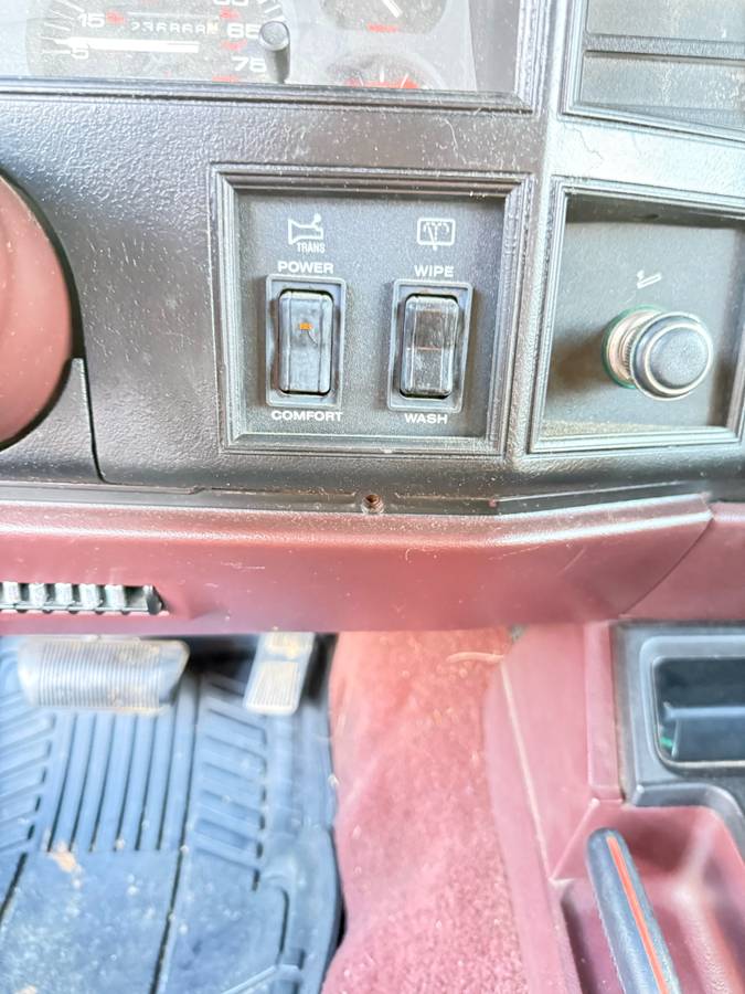 Jeep-cherokee-lorado-1991-custom-5
