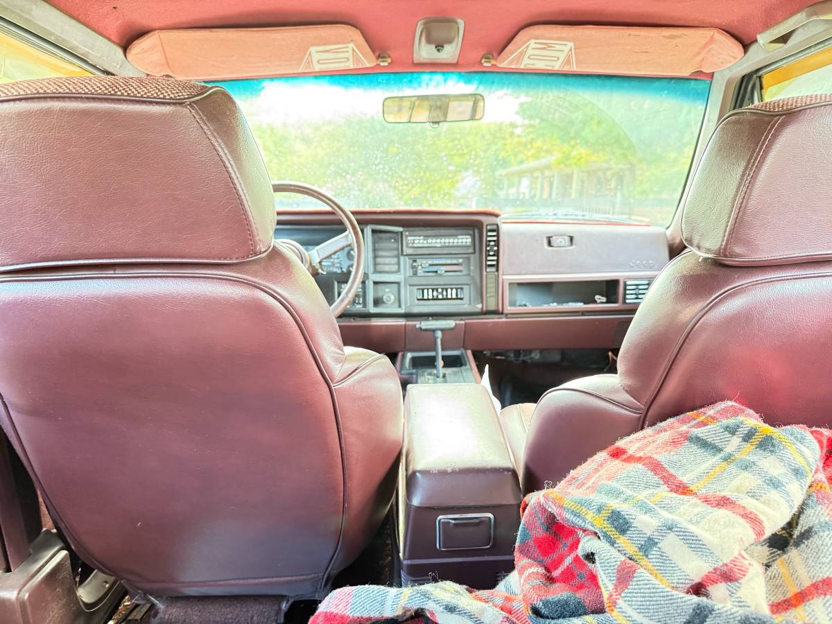 Jeep-cherokee-lorado-1991-custom-7
