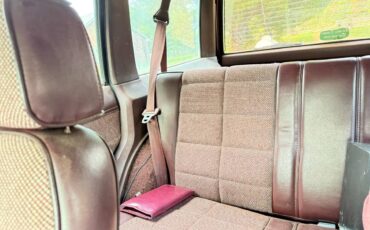 Jeep-cherokee-lorado-1991-custom-8