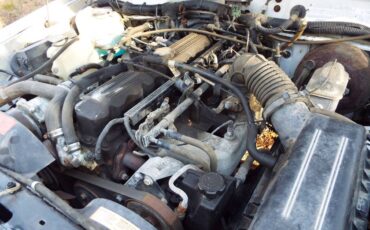 Jeep-cherokee-sport-4x4-1993-white-10