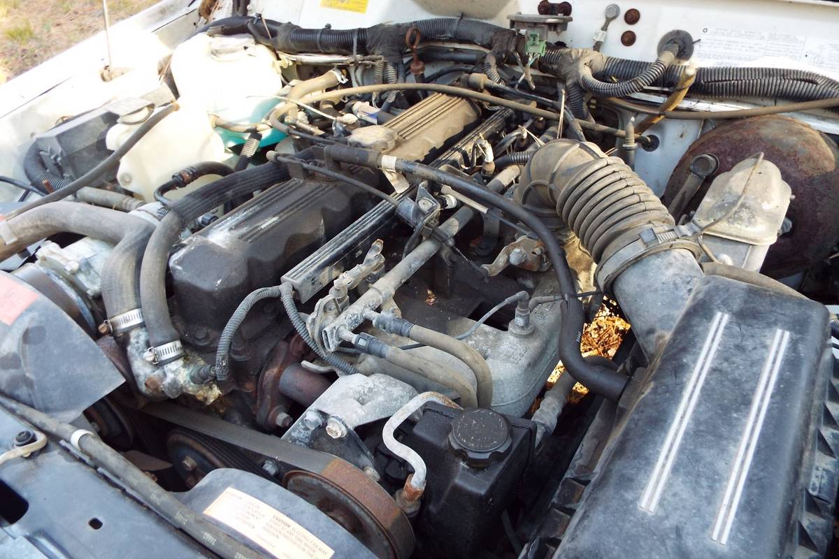 Jeep-cherokee-sport-4x4-1993-white-10