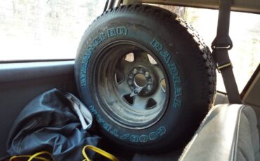 Jeep-cherokee-sport-4x4-1993-white-16