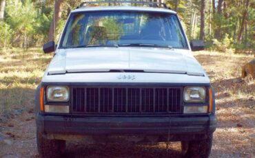 Jeep-cherokee-sport-4x4-1993-white-3