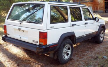 Jeep-cherokee-sport-4x4-1993-white-7