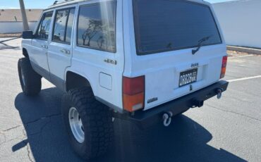 Jeep-cherokee-xj-1990-white-2