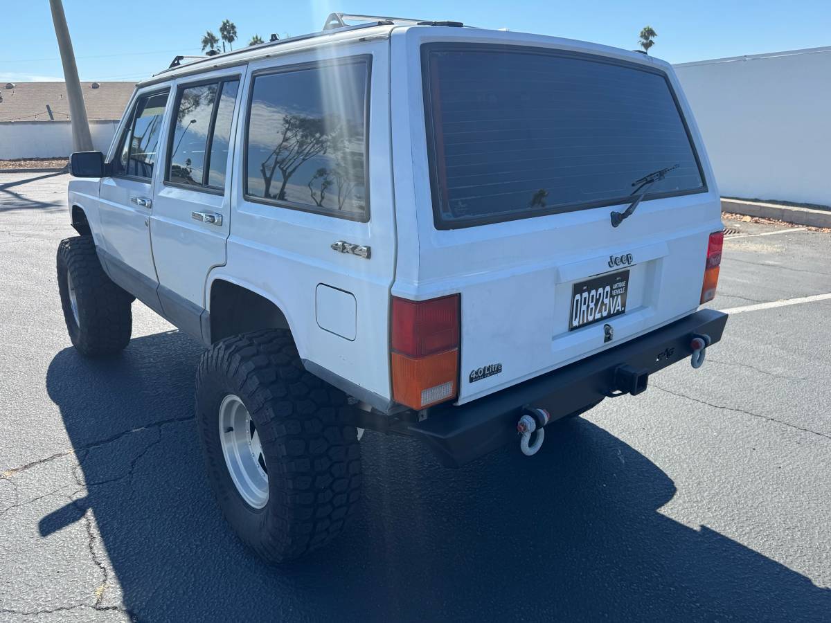 Jeep-cherokee-xj-1990-white-2