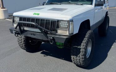 Jeep-cherokee-xj-1990-white