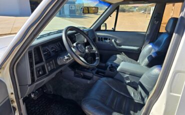 Jeep-cherokee-xj-limited-1989-white-2