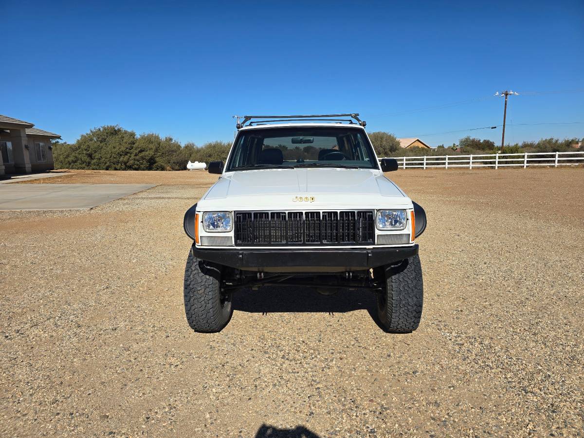 Jeep-cherokee-xj-limited-1989-white-5