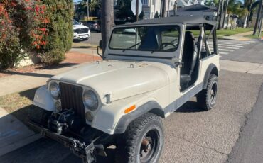 Jeep-cj-7-1983-white-4