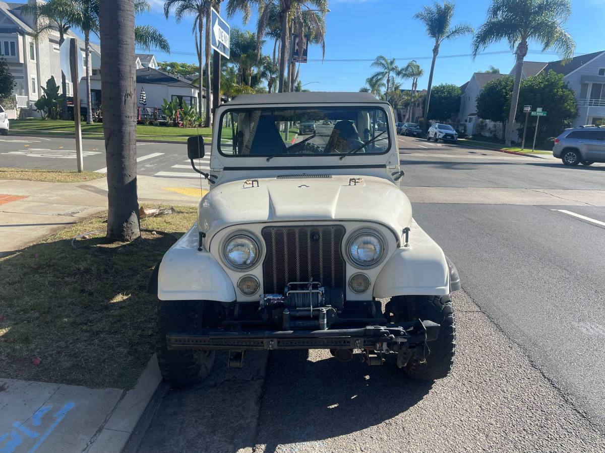 Jeep-cj-7-1983-white