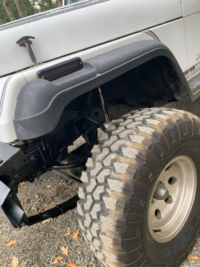 Jeep-cj-7-1990-white-3