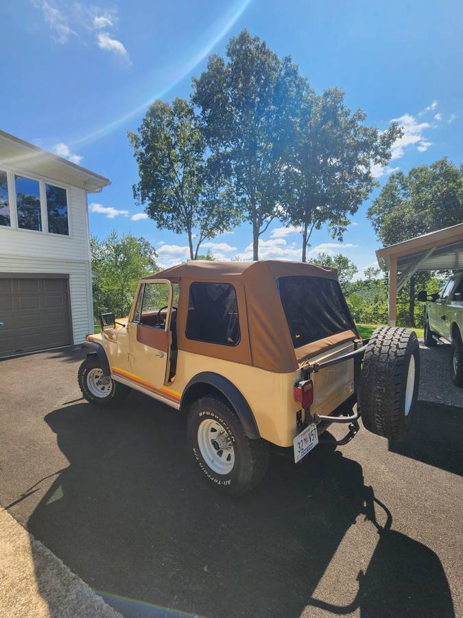 Jeep-cj-7-open-body-std.-1981-custom-11