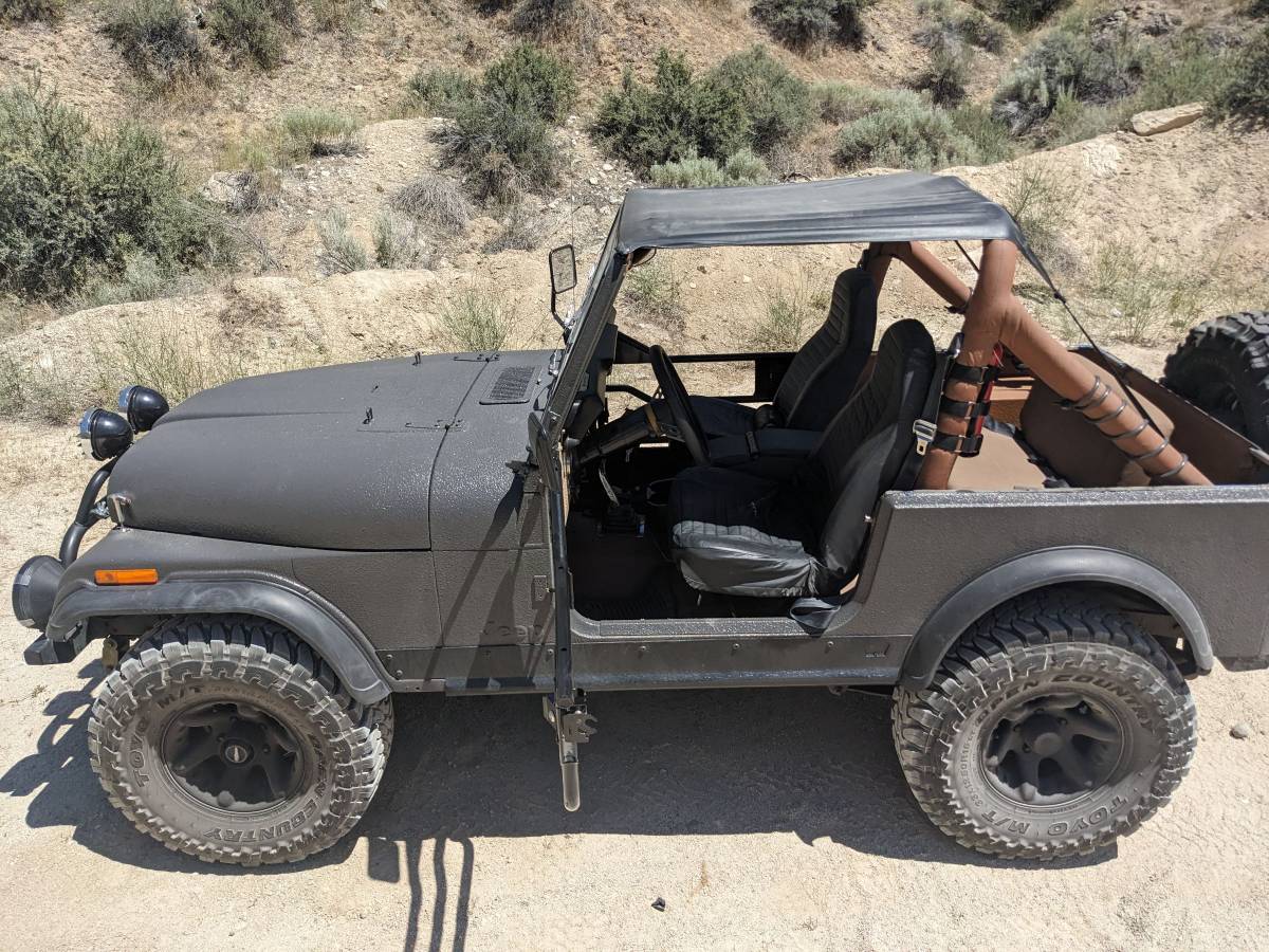 Jeep-cj-7-open-body-with-amc401-1981-grey-9
