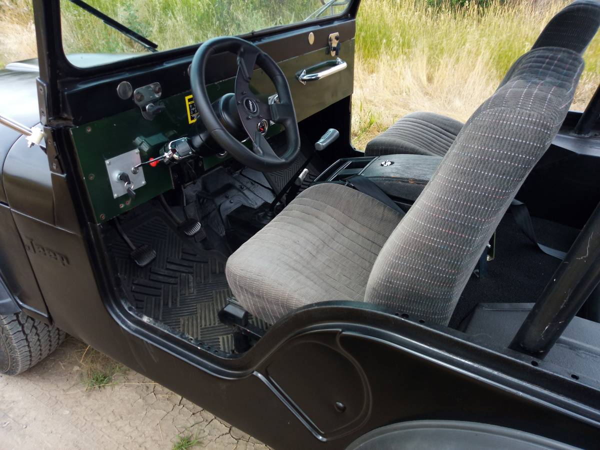 Jeep-cj5-1974-black-16