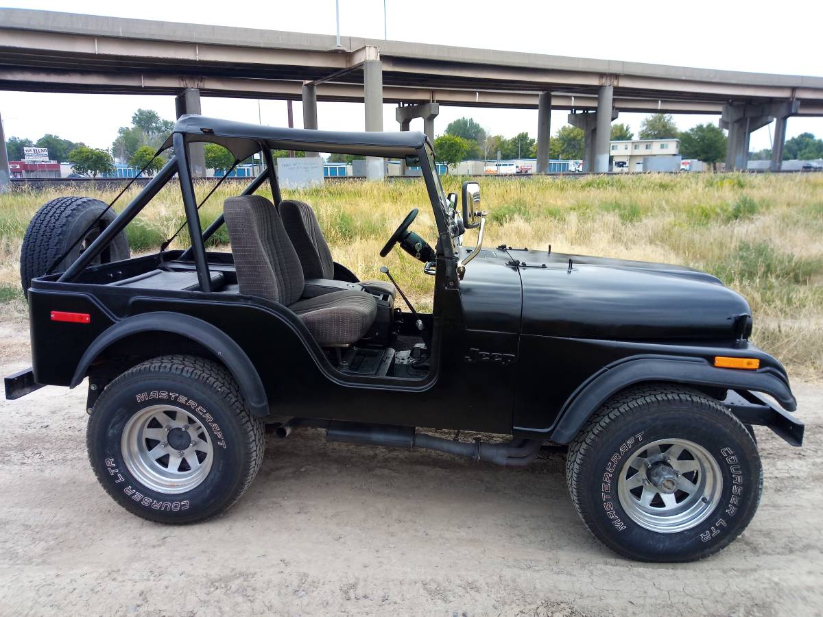 Jeep-cj5-1974-black-9