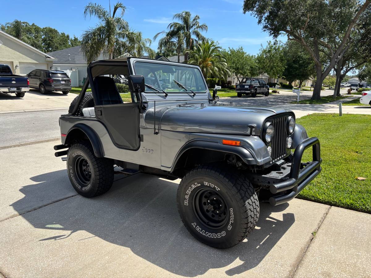 Jeep-cj5-1979-grey-1