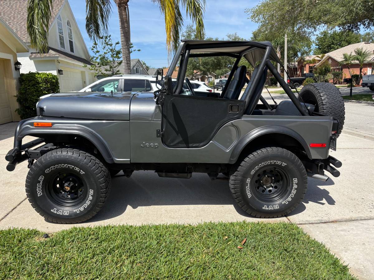 Jeep-cj5-1979-grey-2