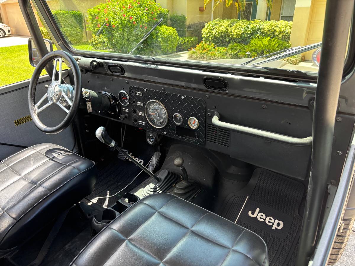 Jeep-cj5-1979-grey-3