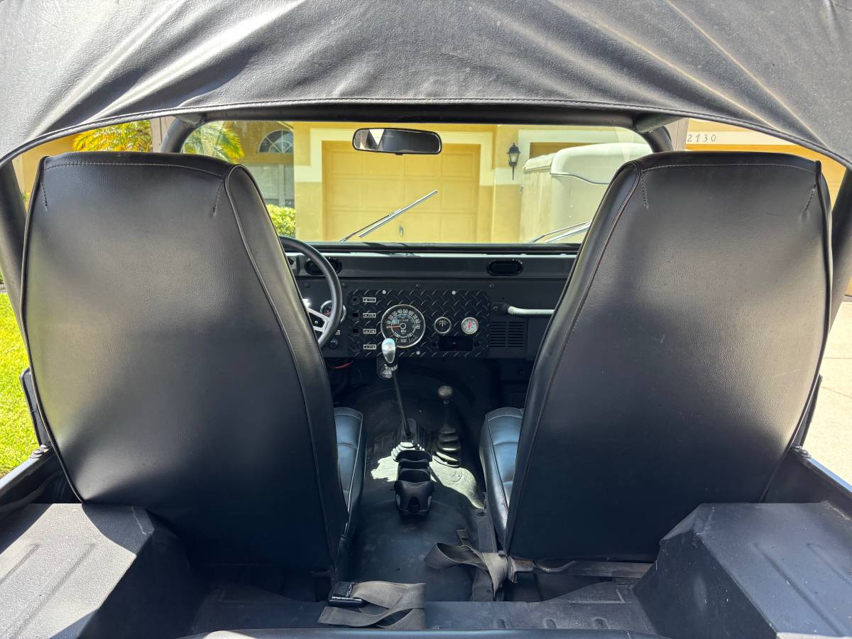 Jeep-cj5-1979-grey-4
