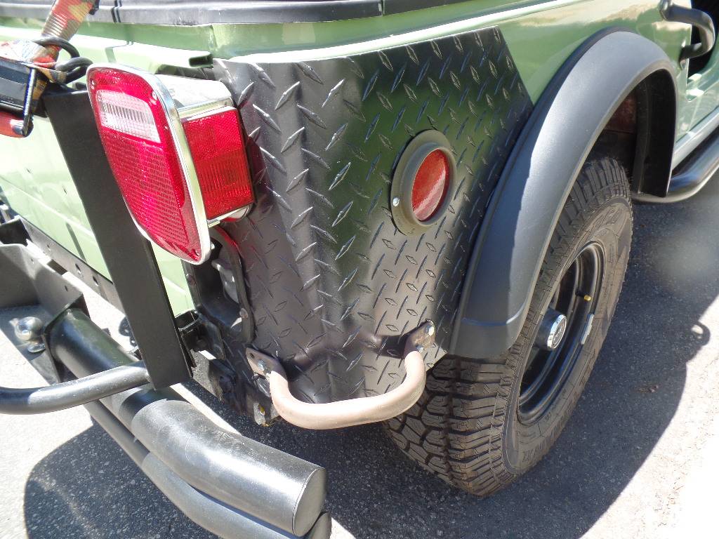 Jeep-cj5-1981-green-11
