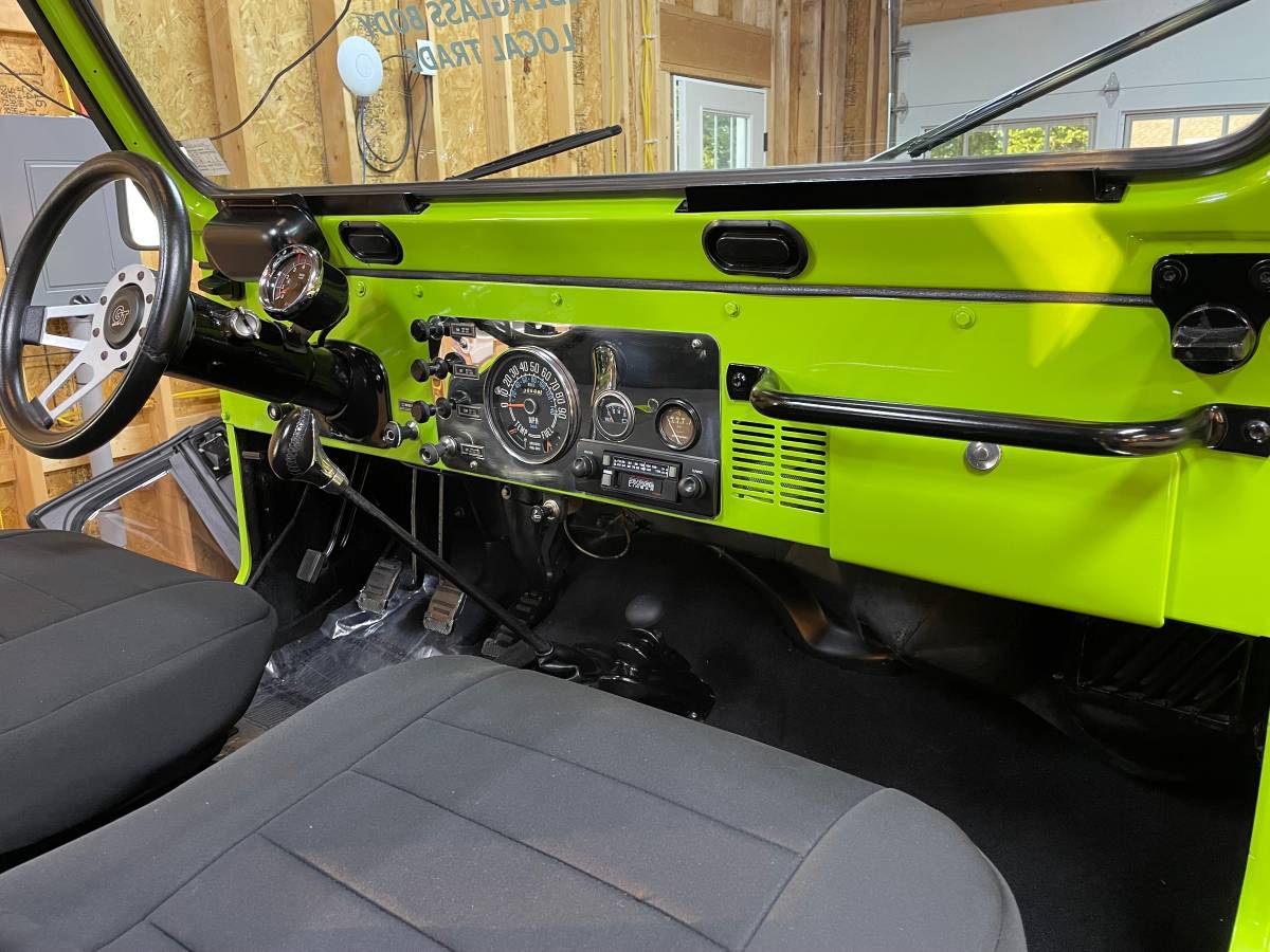 Jeep-cj5-custom-1979-green-5