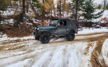 Jeep-cj7-1976-green-1