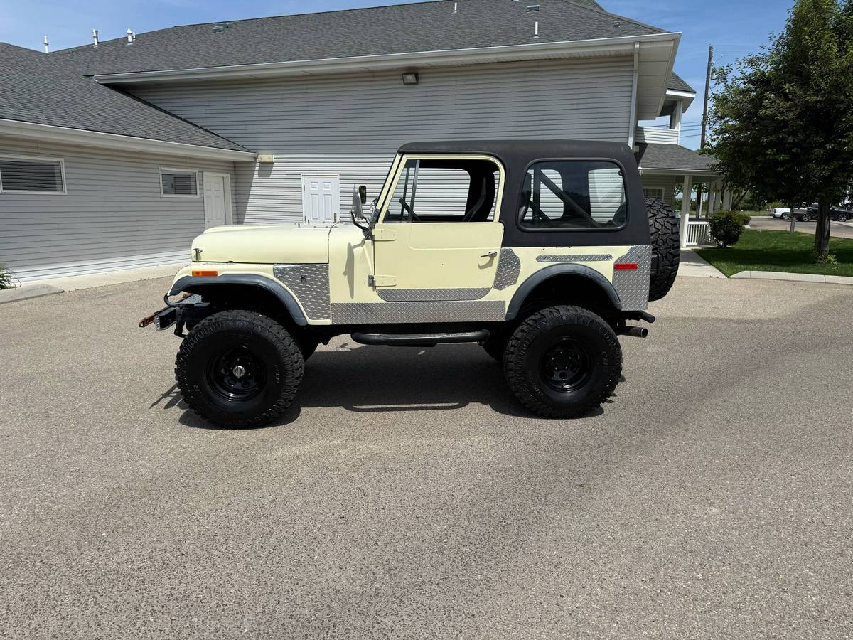 Jeep-cj7-1977-yellow-1