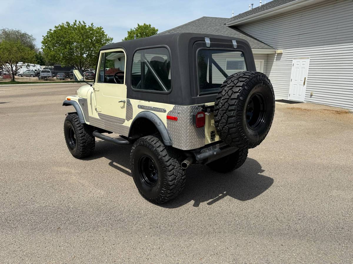 Jeep-cj7-1977-yellow-2